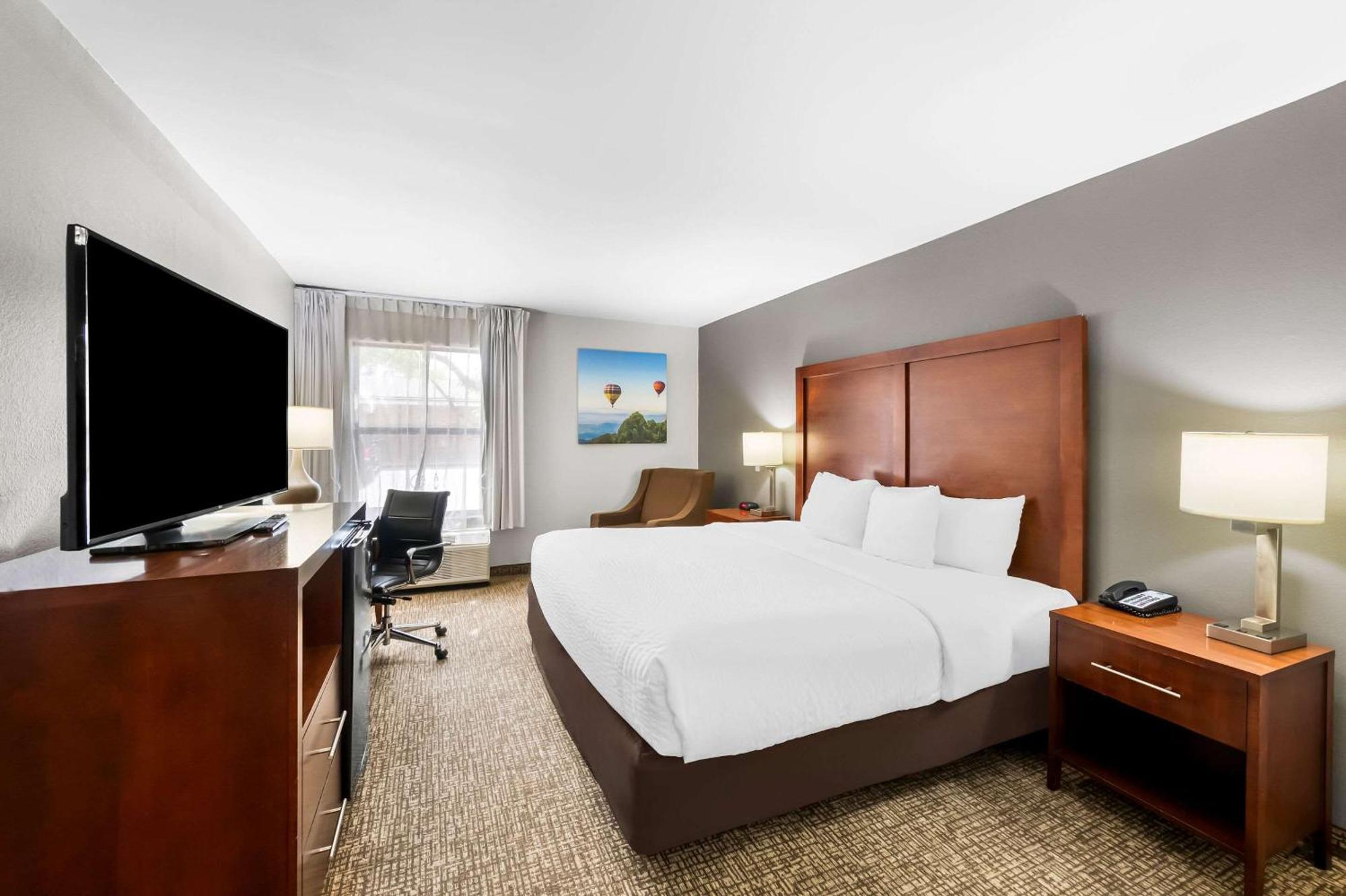 Hotel Clarion Pointe - Holly Springs Apex