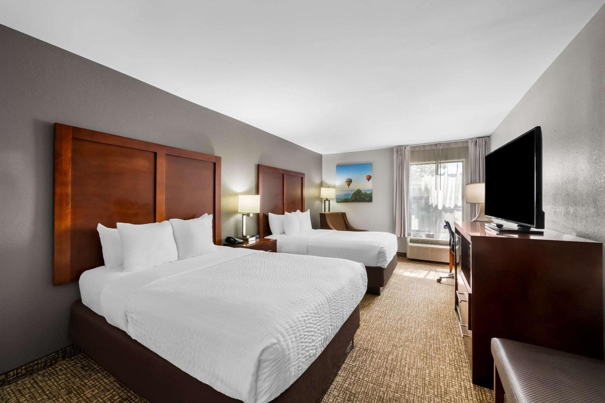 Hotel Clarion Pointe - Holly Springs Apex