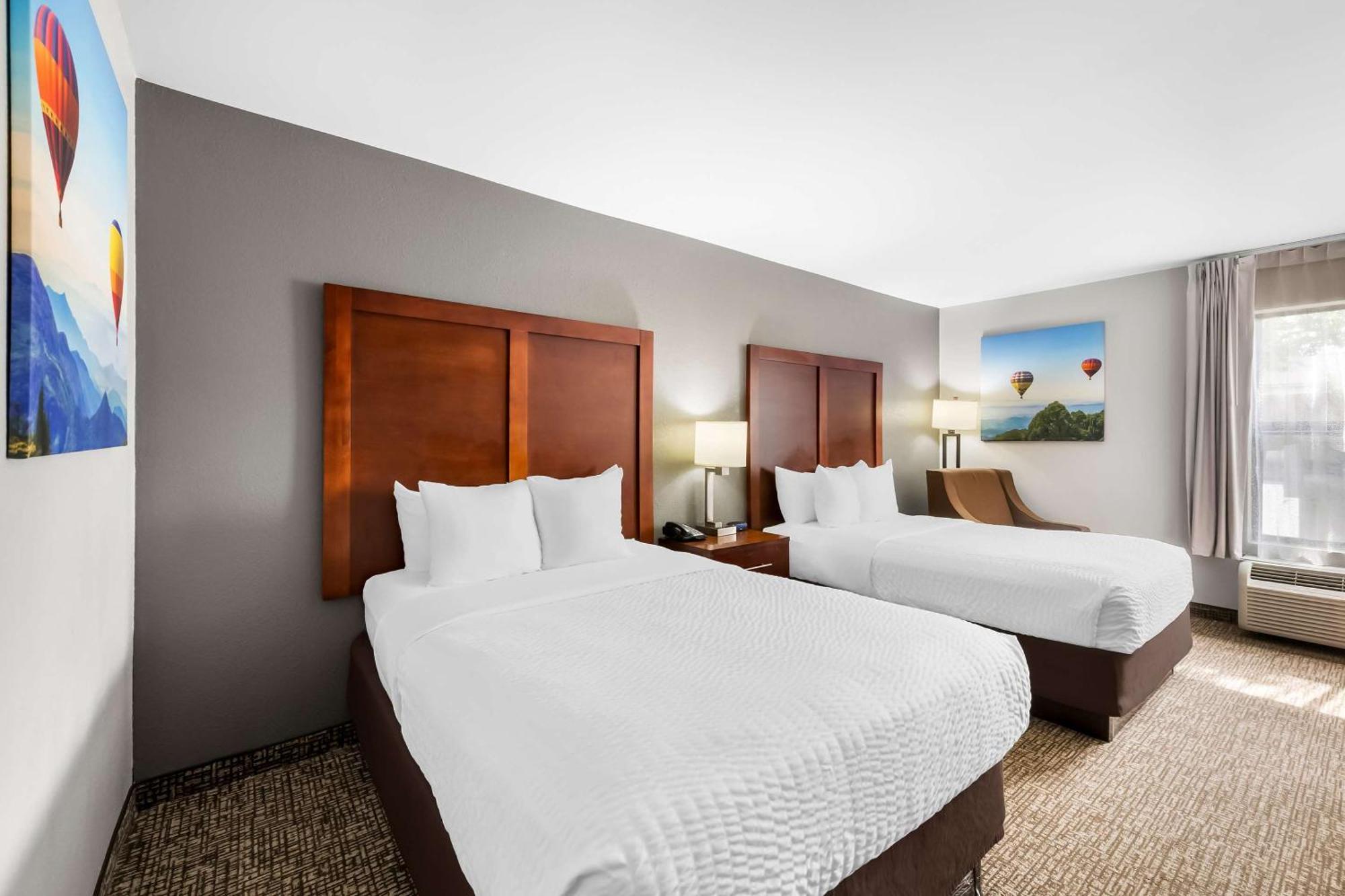 Clarion Pointe - Holly Springs Hotel