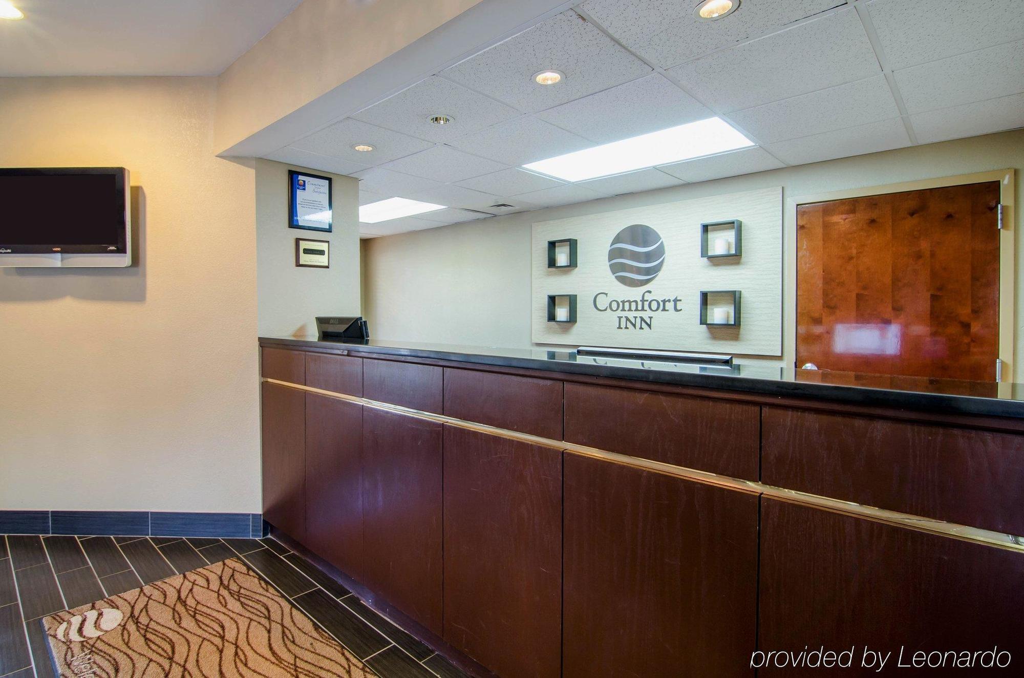 Clarion Pointe - Holly Springs Hotel